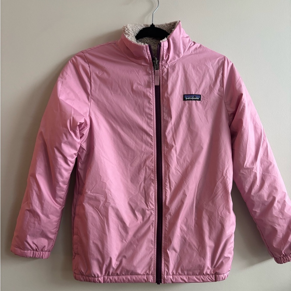 Patagonia Pink and Beige Fleece Jacket - Picture 2 of 4